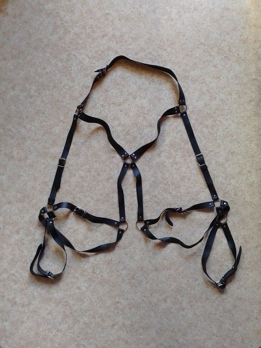 Кожаная портупея с застёжками. Ремешки натуральная кожа.