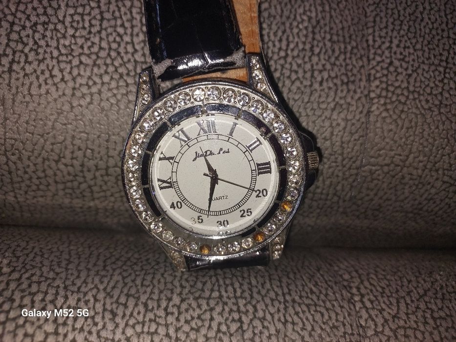 Zegarek duża tarcza kryształki