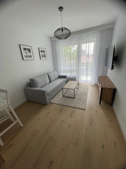 Wynajmę  2 pokojowe mieszkanie  z aneksem kuchennym  i dużym balkonem w Białymstoku ul. Sienkiewicza 55 b ścisłe centrum.
