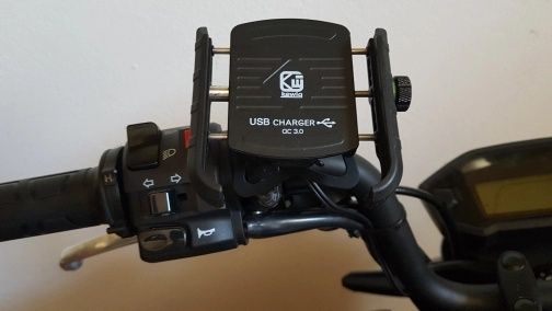 Carregador telemóvel para mota USB