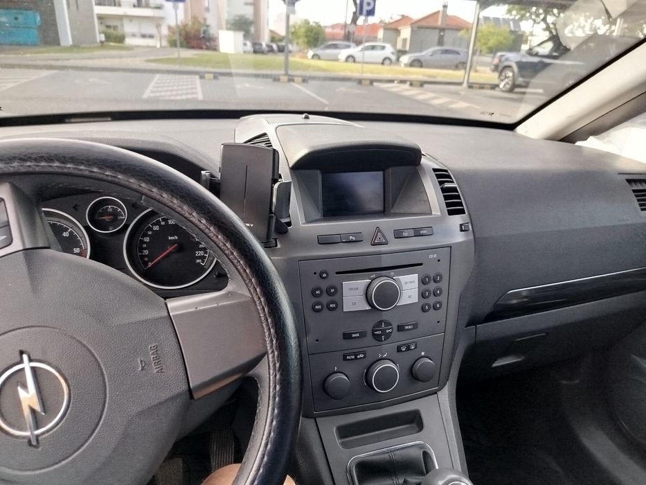 Opel Zafira — fotografia 7