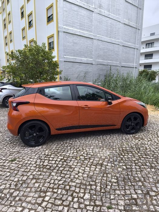 Nissan Micra um carro muito econômico.Fazemos financiamento.