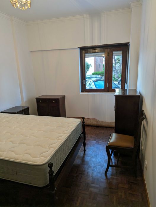 T2 em Oeiras renovado e mobilado