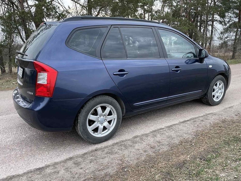 Продам Kia Carens