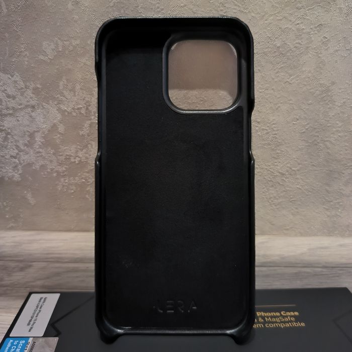 Чехол iLera NAPA Leather Case 1.0 для iPhone 15 Pro Max Black Magsafe