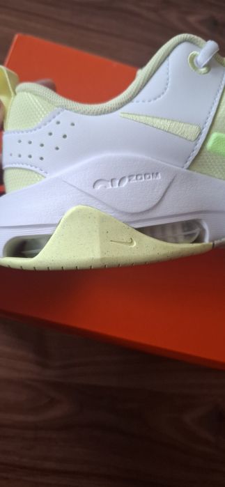 Оригінальні кросівки Nike Zoom Bella 6 Розмір 39