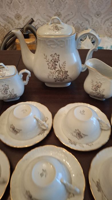 Serviço de chá em Porcelana Antigo