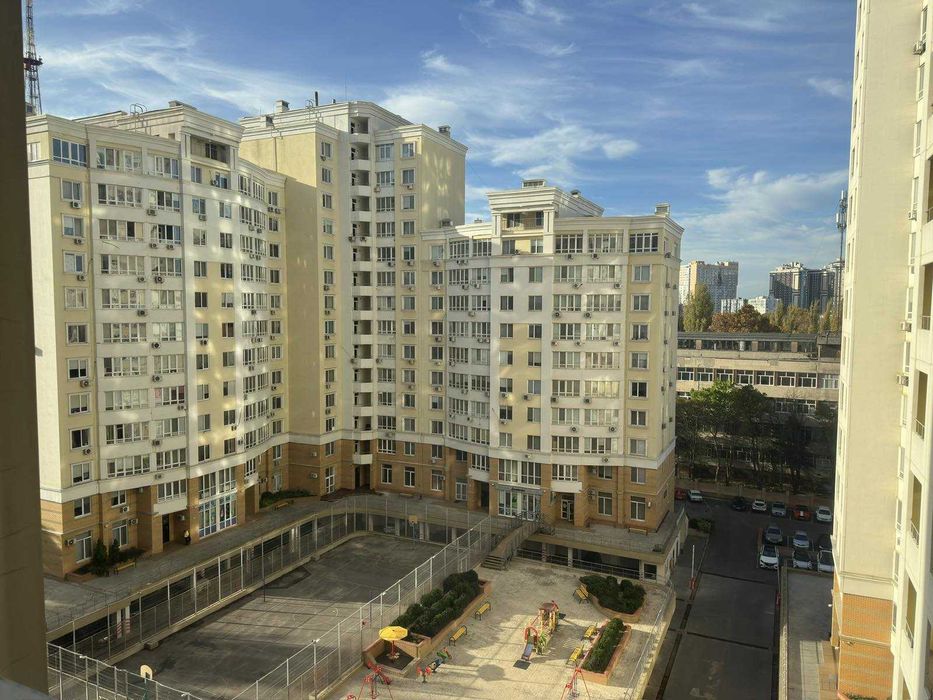 Трехкомнатная квартира и кухня 38м, ЖК "Звездный Городок", Армейская