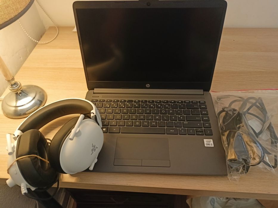Laptop HP com carregador