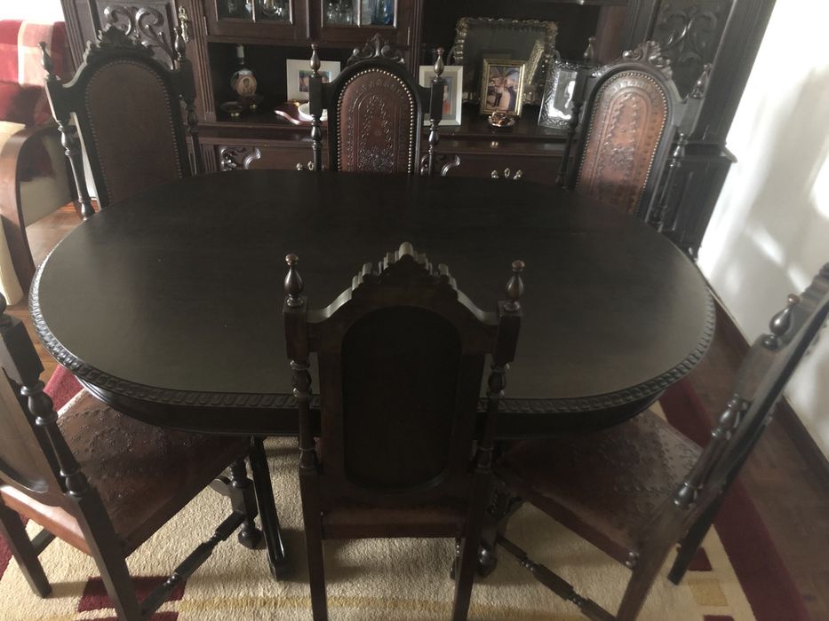 Solid extendable table with 6 chairs64739232581635121