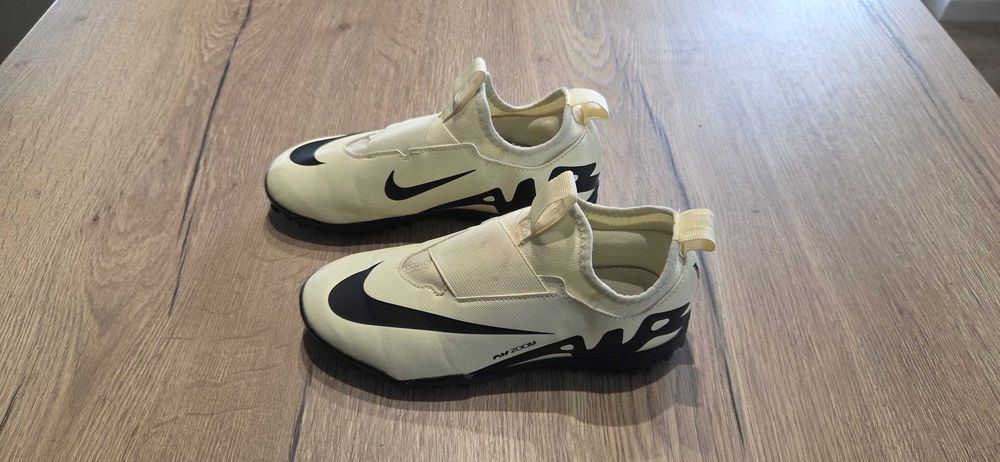 Buty sportowe/turfy NIKE - rozmiar 36