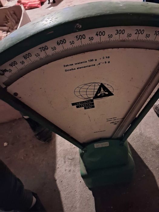 Stara waga stan jak na zdjęciu