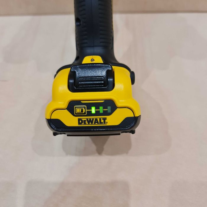 136. DeWalt XR 12V DCD701D2 + 2 Baterias 2.0Ah + Carregador + Mala TSTAK