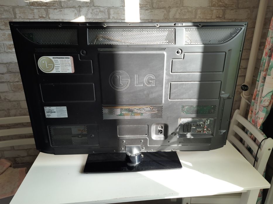 Продам телевизор 42 LG