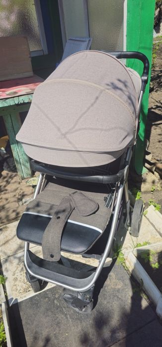 Дитяча прогулянкова коляска Carrello bravo plus