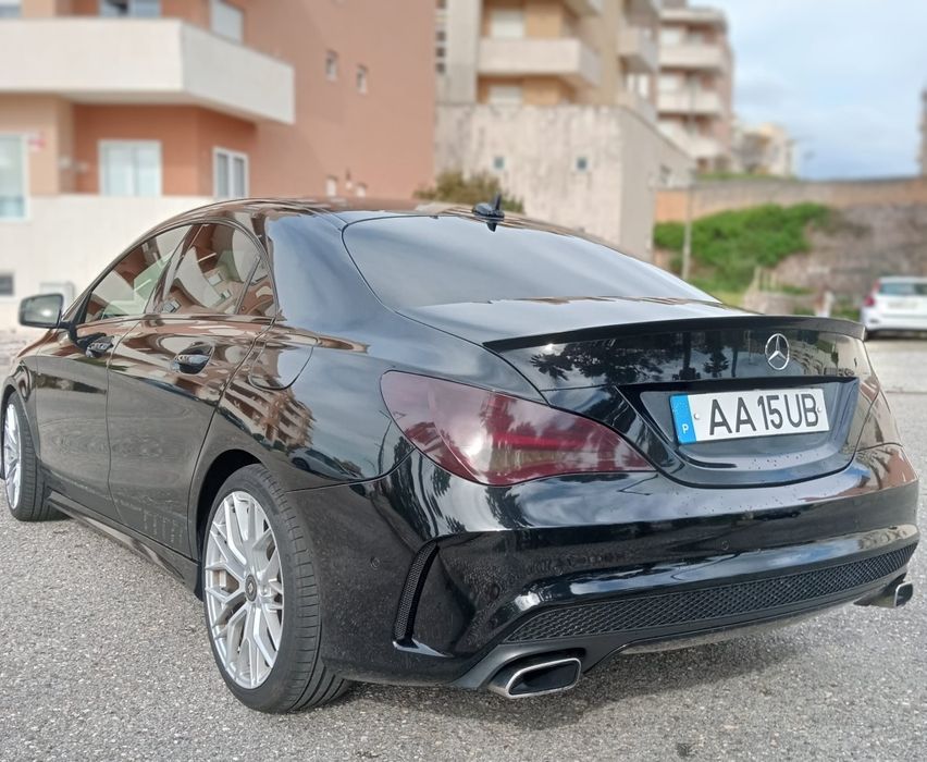Mercedes CLA AMG Yellow night pack