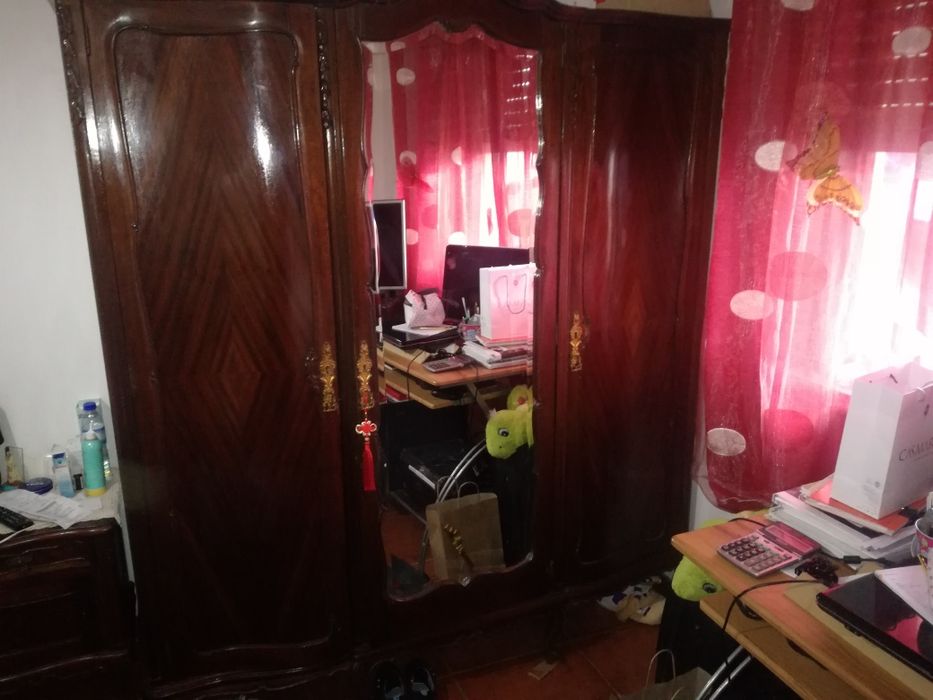 Conjunto de quarto usado linhas antigas