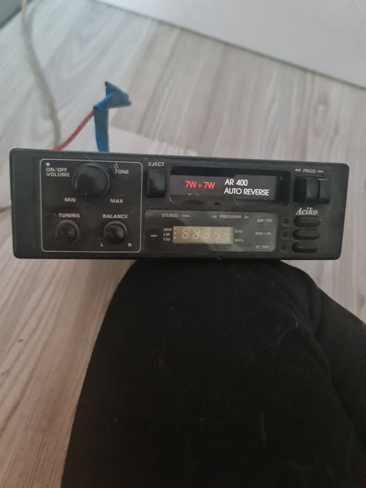 autorrádio vintage de cassetes da marca Aciko, modelo AR 400 Auto Reverse