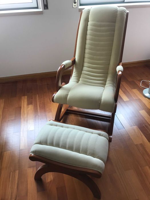 Cadeira de baloiço tecido tipo pele de pêssego bege