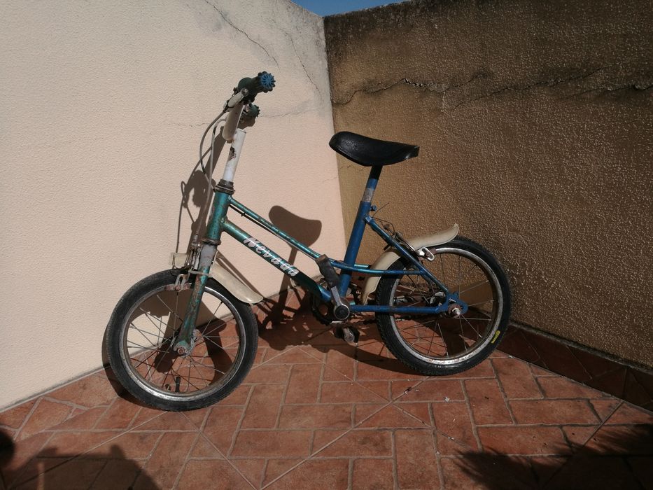 Bicicleta de Criança Antiga Nevada