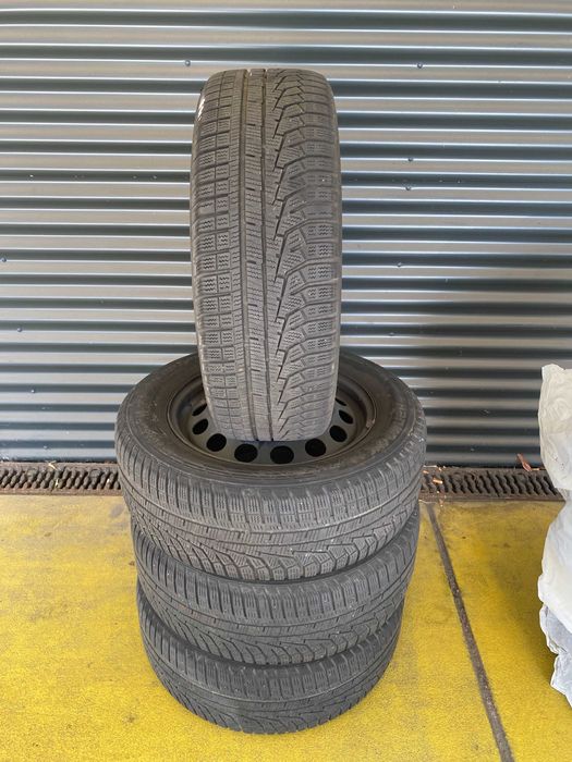 Комплект зимних шин HANKOOK 215 60 R16