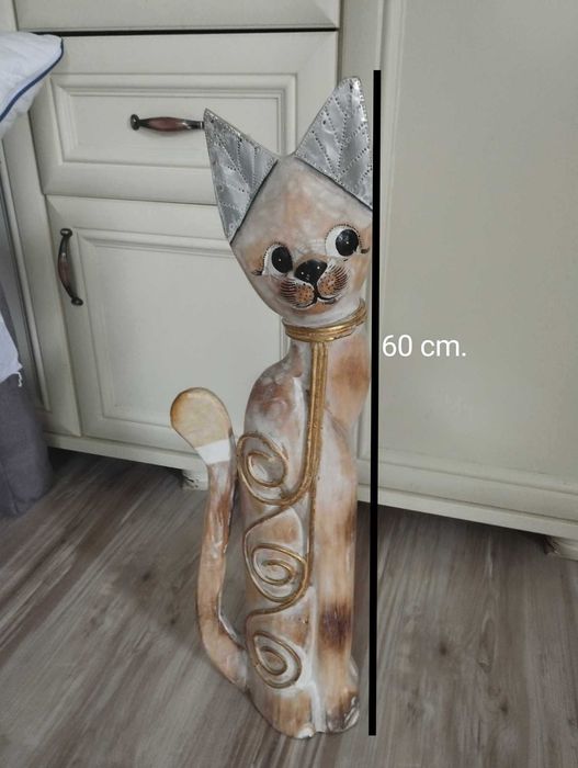 Figurka kot drewniana