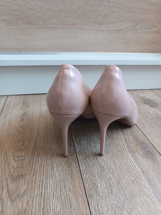 Kremowe szpilki rozmiar 46