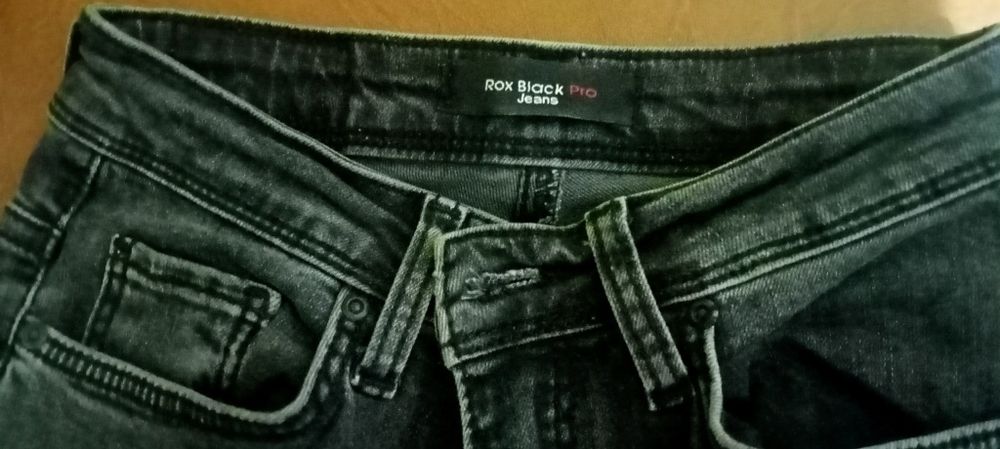 Продам джинси на девочку