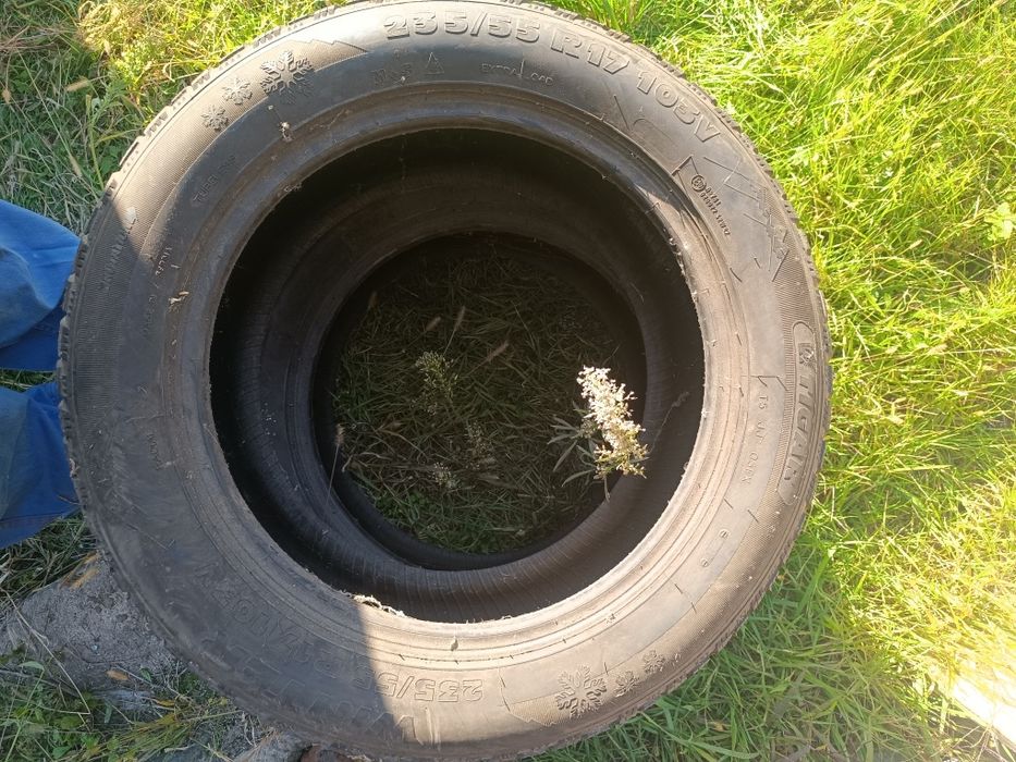 Opony zimowe 235/55 r17 Tigar