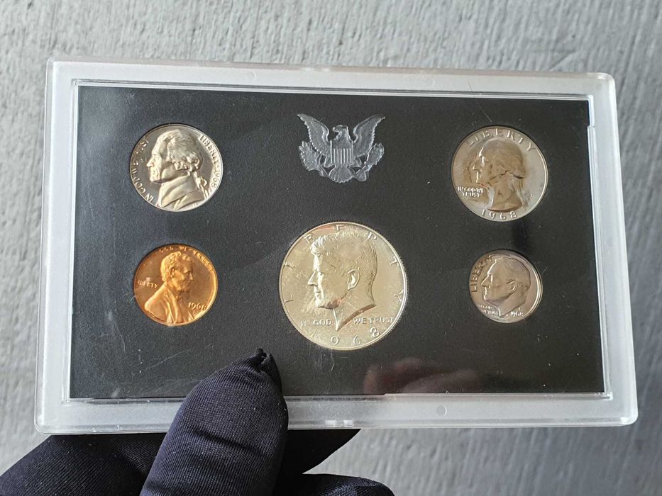 Річний Набір Монет США 1968 року якості Пруф (1968 United States Proof Set) у захисному пластиковому кейсі