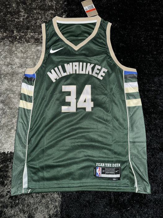 Cava NBA Milwaukee