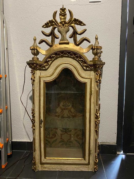 Altar/Oratório de madeira