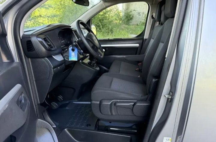 Toyota Proace Verso D-4D  9 Lugares Nacional — photo 2