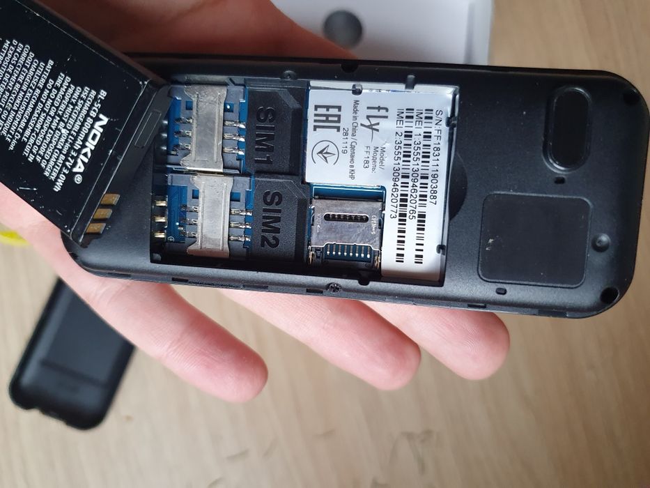 Телефон fly кнопочный на 2 сим карты