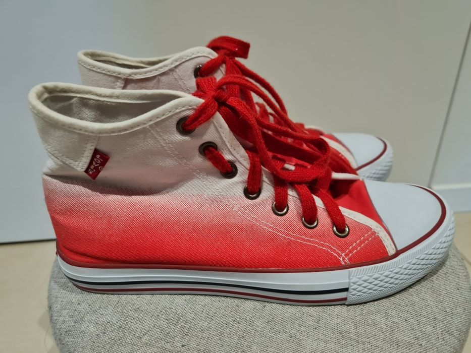 Trampki Levi's, r. 38