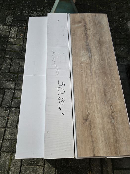 Panele podłogowe Hart vinyl  dąb  plus listwy podłogowe