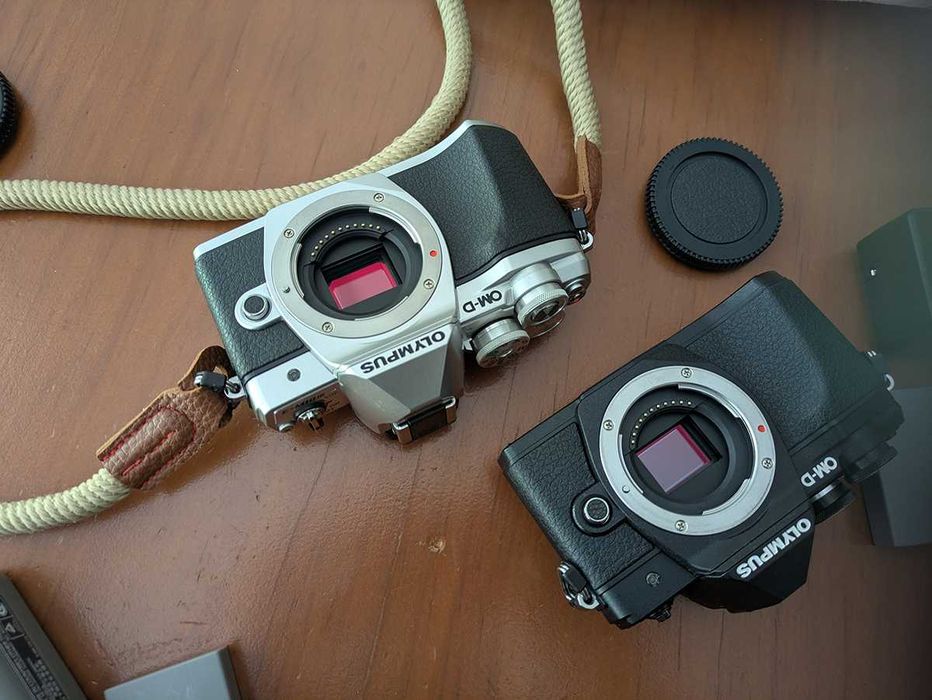 Máquina Olympus OM-D E-M10 III Silver/Black ("c/novas")
