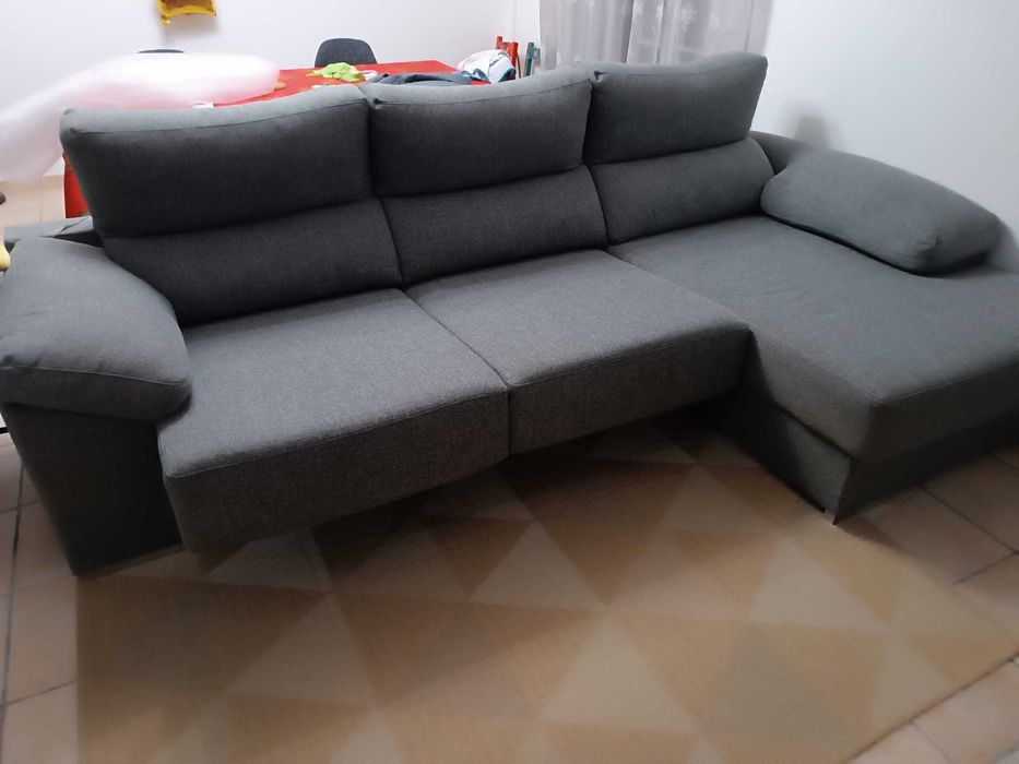 Sofá com Chaise Long e Assentos Extensíveis - Excelente Estado!