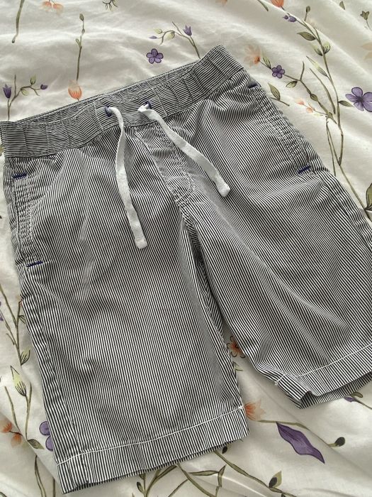 Spodenki w paski r. 116 H&M