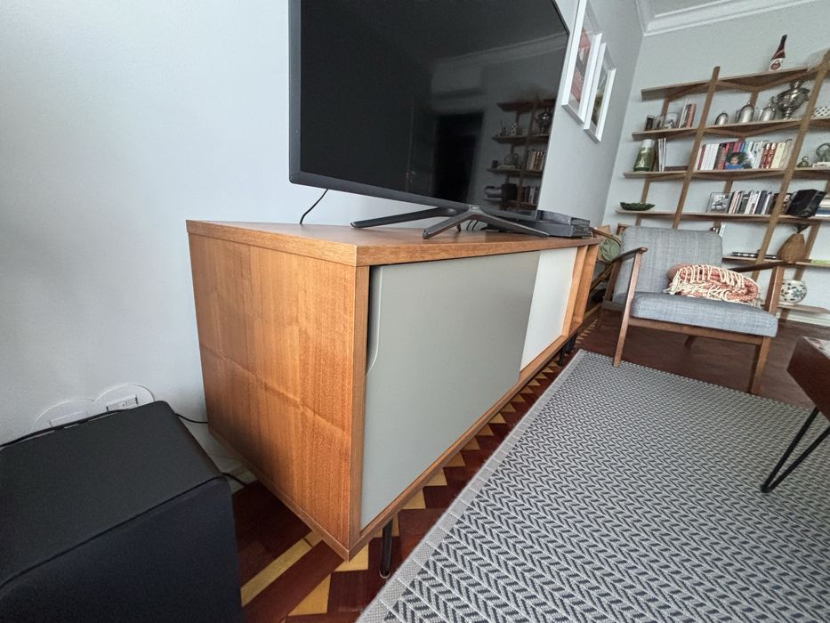 Móvel de TV / Sideboard com arrumação