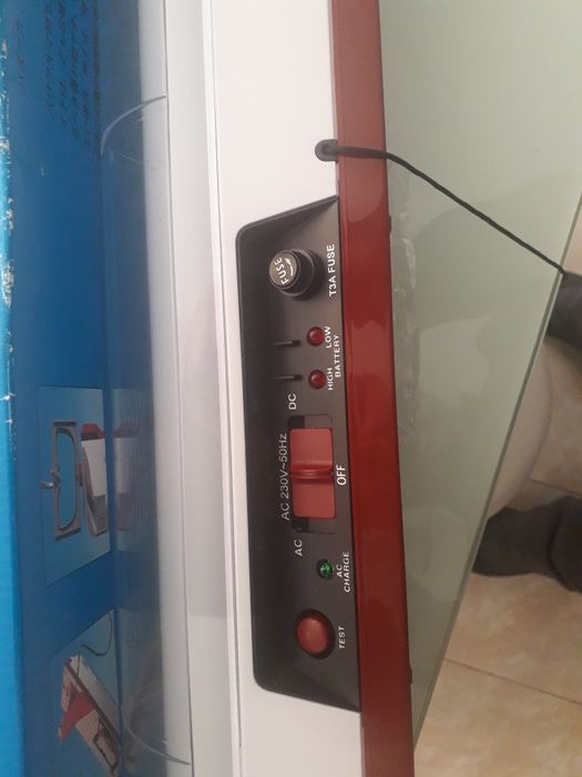 Lanterna Philips 100% NOVA e muito versátil.