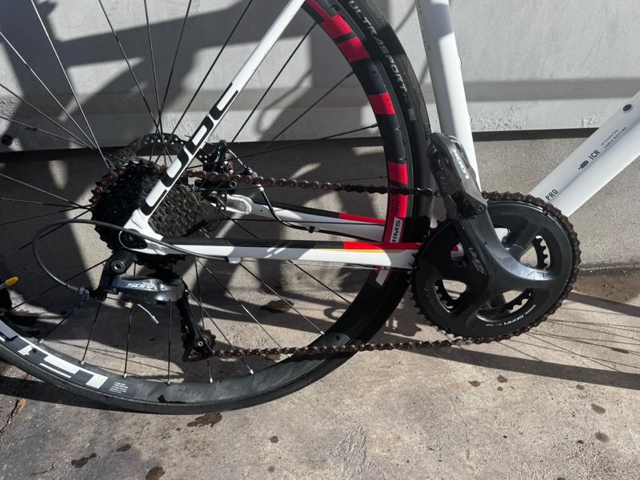 Bicicleta de estrada CUBE