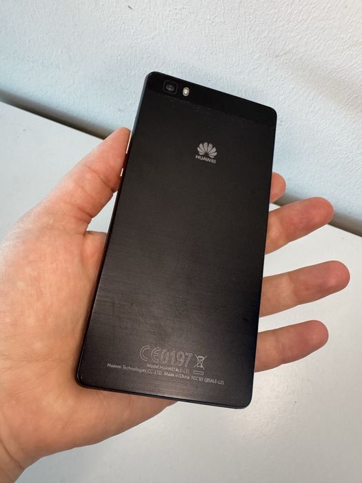 Huawei P8 Lite (ALE-L21) — не включается, на запчастини