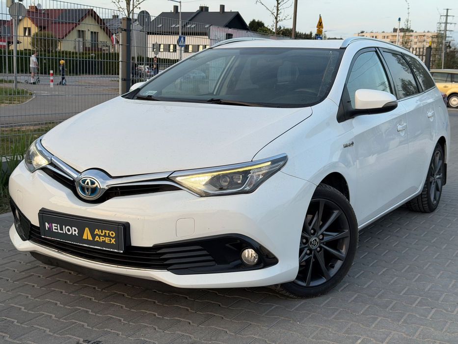 Toyota Auris 1.8 hybryda + LPG (polift)