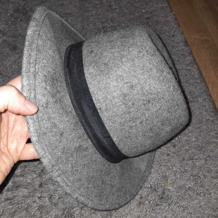 Капелюх сірого кольору шерсть, стан чудовий, ціна 155 грн, перешлю олх