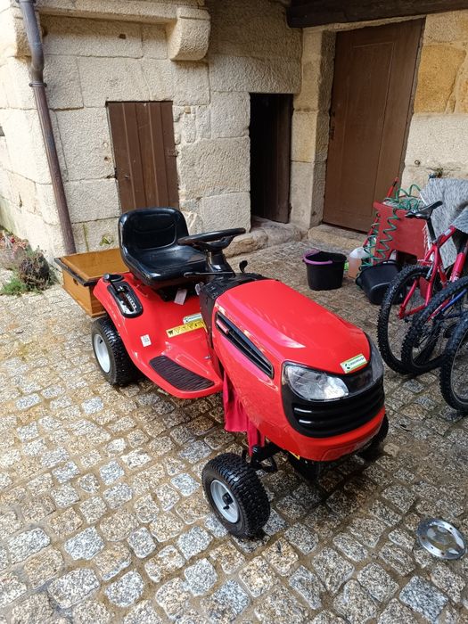 Trator corta relva Jonsered