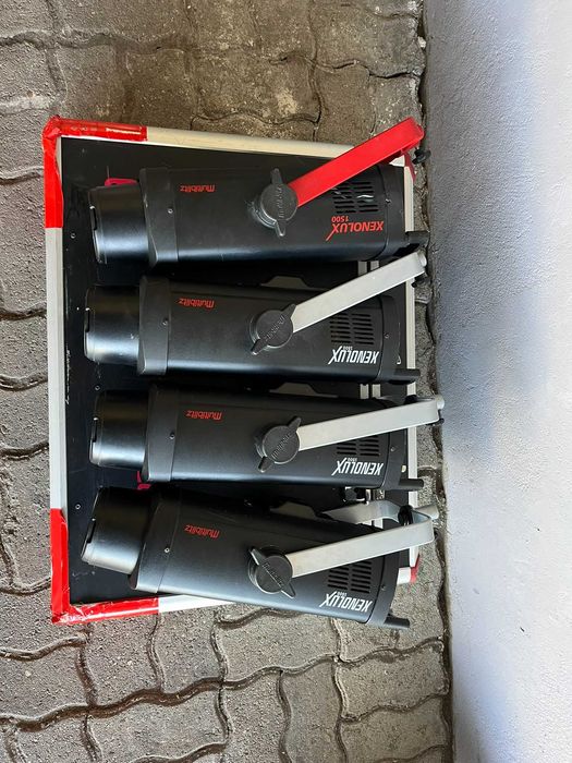 Luzes de estúdio Multiblitz Xenolux com DEFEITO