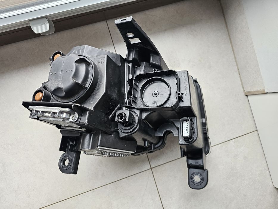 Lampa xenon Jeep Grand Cherokee WK2  USA