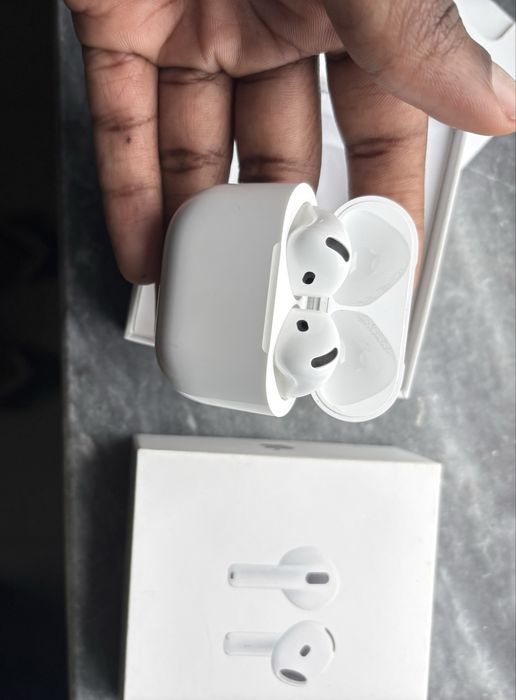 Apple AIR PODS 4 Semi novo