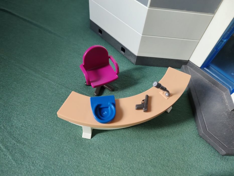 Playmobil policja komisariat mega zestaw